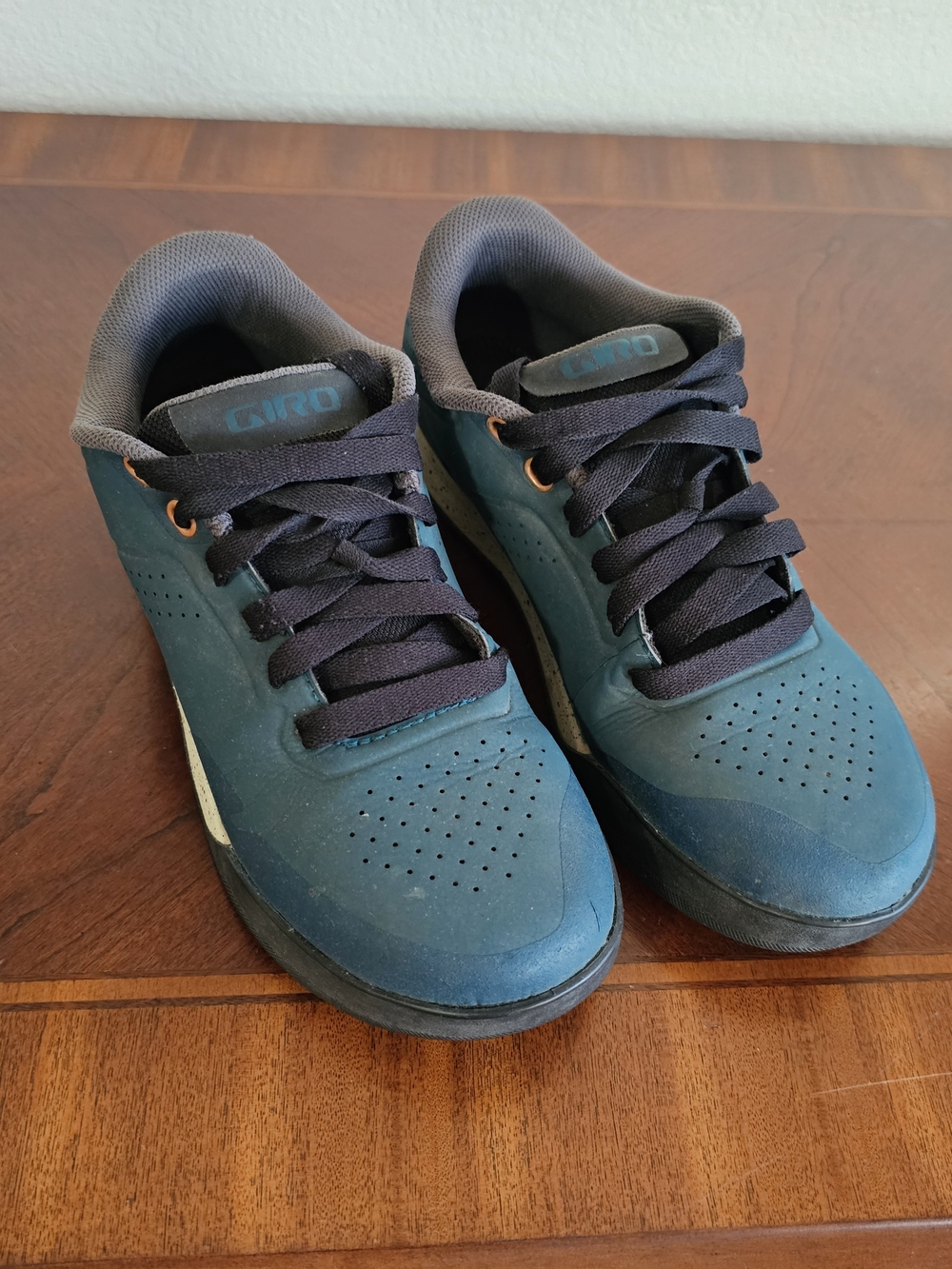 Giro Latch Teal Women's Mountain Biking Lace-Up Shoes Size 9, Clipless